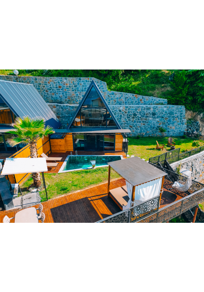 Sakarya Sapanca’da doğa içinde, jakuzili, şömineli ve havuzlu lüks bungalovlarda huzurlu, konforlu ve sürdürülebilir bir konaklama deneyimi BungaRise’da.